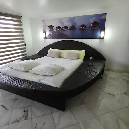 Hébergement de vacances De Avec Piscine, Billard&pétanque