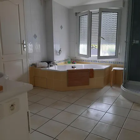De Avec Piscine, Billard & Petanque Holiday home Saint-Georges-de-Didonne