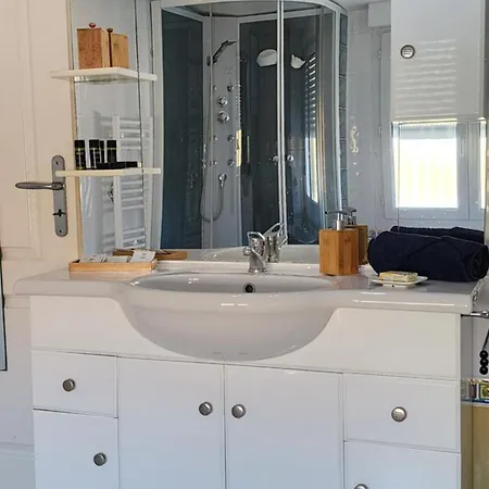 Hébergement de vacances De Avec Piscine, Billard&pétanque