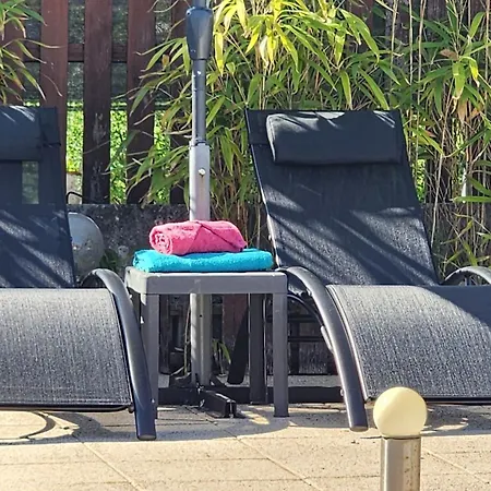 Holiday home De Avec Piscine, Billard & Petanque Saint-Georges-de-Didonne