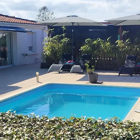 De Avec Piscine, Billard & Petanque