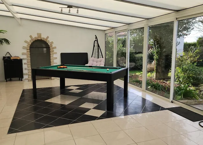 De Avec Piscine, Billard & Petanque