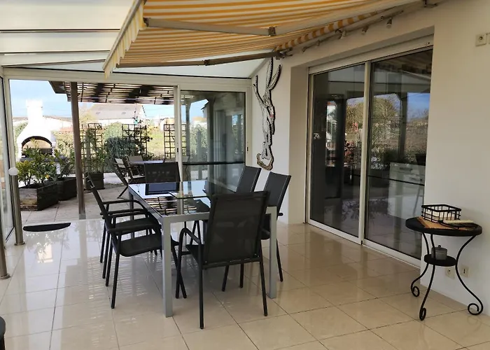 Holiday home De Avec Piscine, Billard & Petanque *