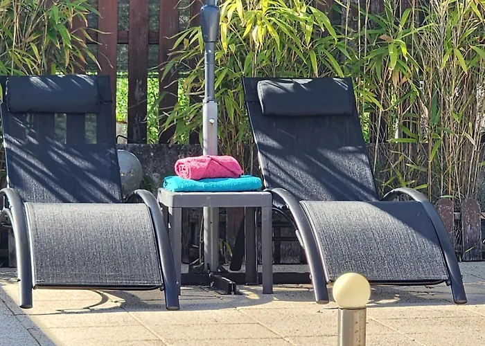 Holiday home De Avec Piscine, Billard & Petanque Saint-Georges-de-Didonne